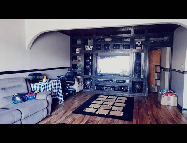 3 BEDROOM HOUSE FOR SALE IN VANDERBIJLPARK SE 6